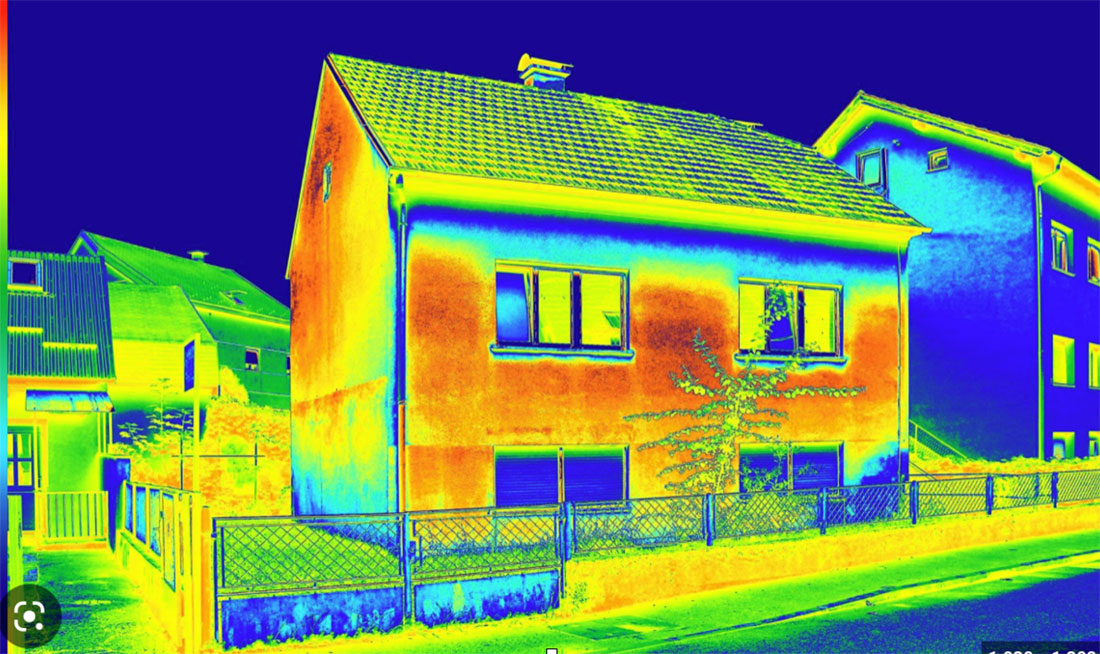 Wärmebildaufnahme eines Einfamilienhauses